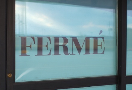 La COVID-19 fait fermer des hôtels !