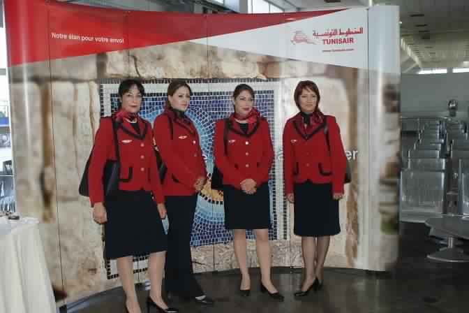 Tunisair recrute 139 hôtesses et stewards
