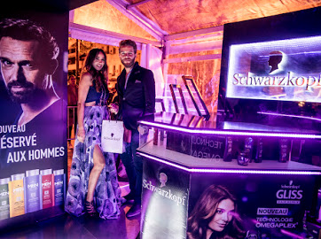 Schwarzkopf brille sur le tapis rouge des JCC