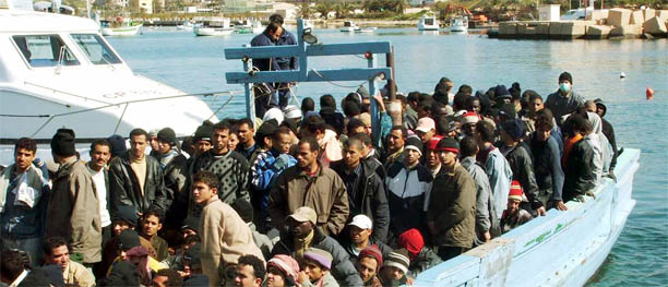 800 clandestins récupérés en Méditerranée par l'Italie et des ONG