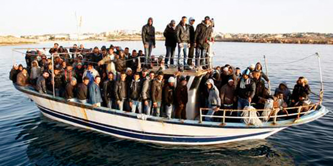 Italie: Une trentaine de cadavres ont été trouvés sur un bateau de migrants