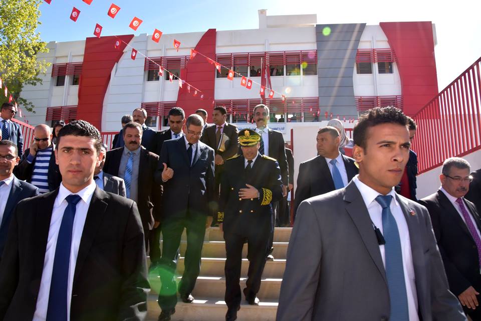 Le Kef : Pour « pousser la roue du développement », Habib Essid inaugure l’ancien siège du RCD ! 