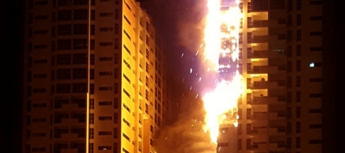 Gigantesque incendie dans une tour aux Emirats Arabes Unis