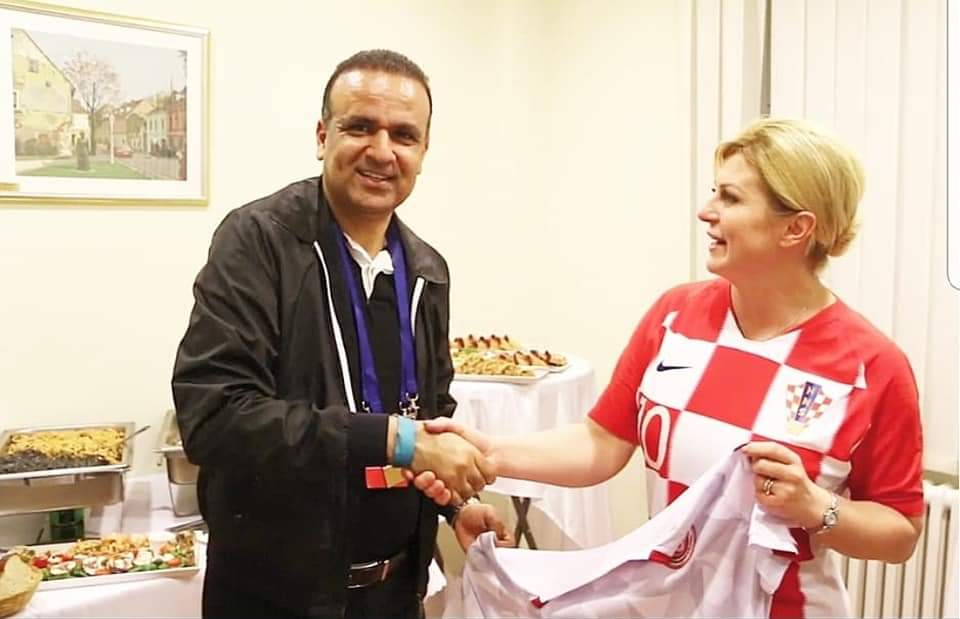 La présidente croate aux couleurs du maillot tunisien
