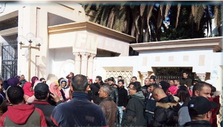 Des ouvriers de chantiers de Sidi Bouzid protestent