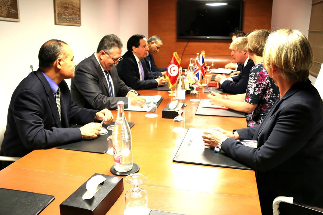 Le ministre britannique des AE promet la révision des avertissements de voyage pour la Tunisie