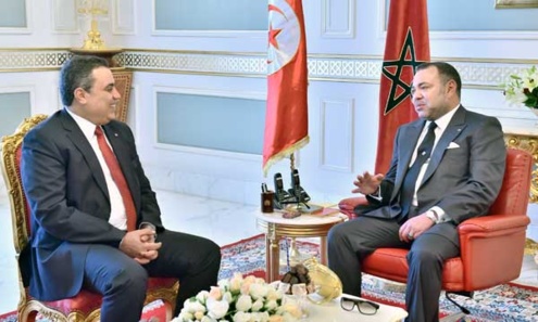 En visite à Tunis, Mohammed VI veut relancer l'Union du Maghreb arabe