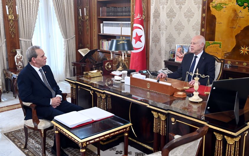 Kais Saïed s’entretient avec le Chef du gouvernement, Ahmed Hachani.