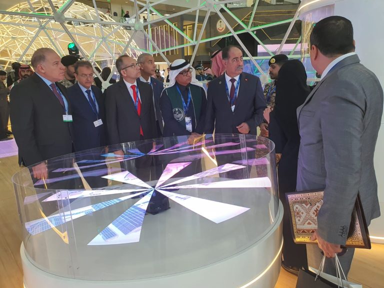 Kamel Feki au Salon mondial de la défense, organisé à Riyad (Arabie Saoudite)