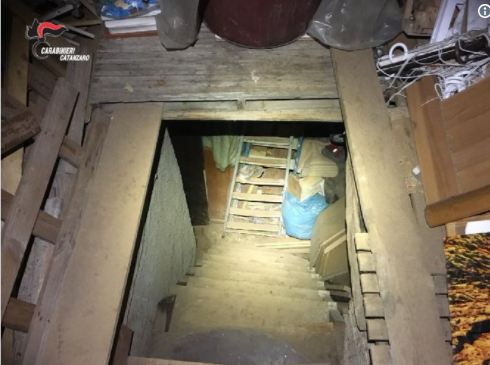 Une femme violée et séquestrée pendant 10 ans retrouvée dans une cave
