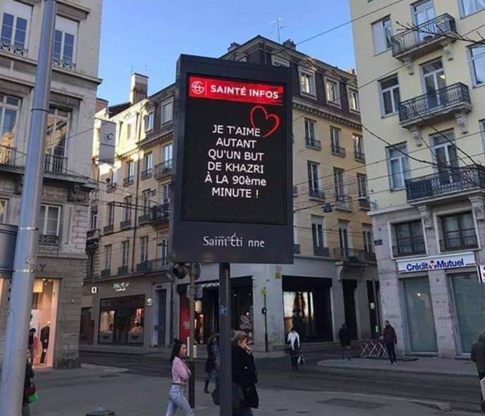 Photo du jour à Saint-Étienne : "Je t'aime autant qu'un but de Khazri à la 90e minute !"