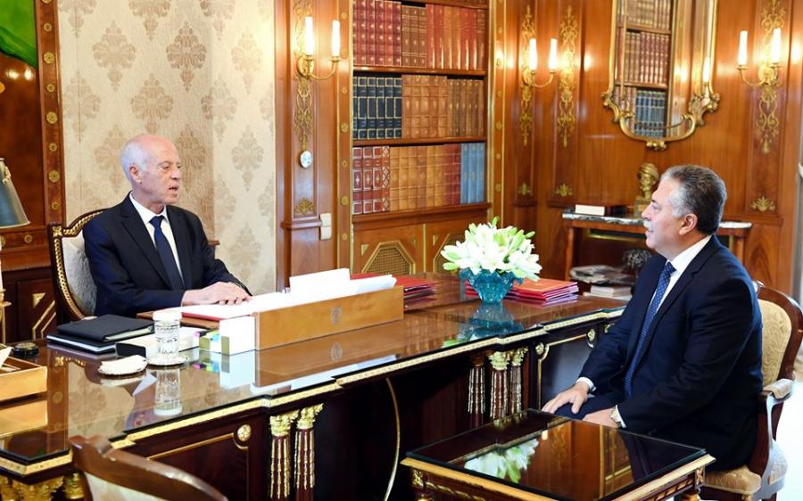 Le président Kaïs Saïed reçoit le Secrétaire d’Etat chargé de la direction du ministère des Affaires étrangères