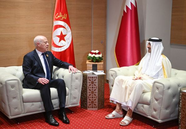 Kais Saïed s’entretient à Alger avec l'Emir du Qatar, Cheikh Tamim