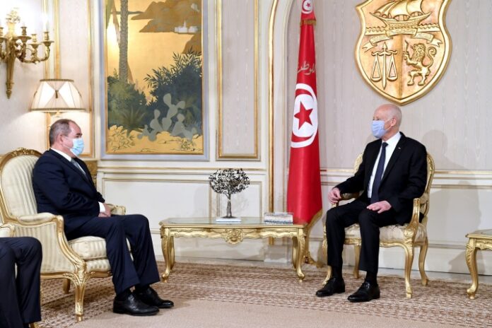 Kaïs Saïed reçoit le ministre algérien des Affaires étrangères