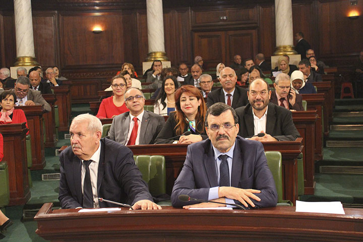 Photo du jour : Ali Larayedh et Mustapha Ben Ahmed côte-à-côte à l’ARP pour le soutien à Youssef Chahed