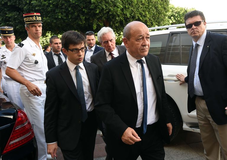 Quadruplement de l'aide militaire française à la Tunisie