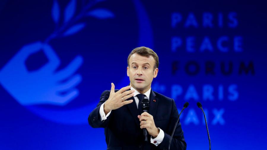 Emmanuel Macron fait l’éloge du « miracle démocratique » réalisé en Tunisie