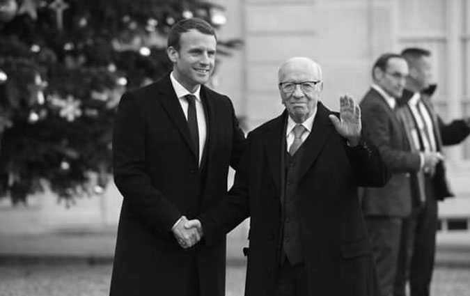 Macron interrompt ses vacances pour assister aux funérailles de BCE