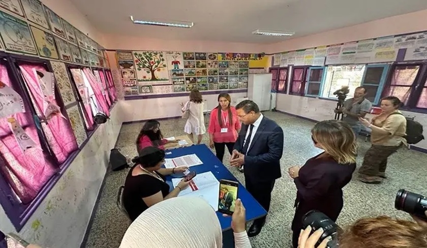 Présidentielle: Zouhaïer Maghzaoui vote à la Marsa