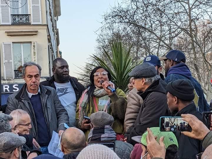 Manifestation de soutien aux migrants devant l'ambassade de Tunisie à Paris