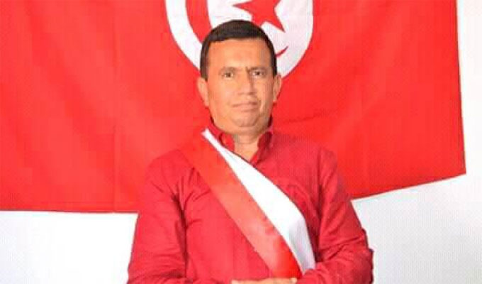 Aussitôt élu, ce maire renonce à son salaire et à tous ses privilèges