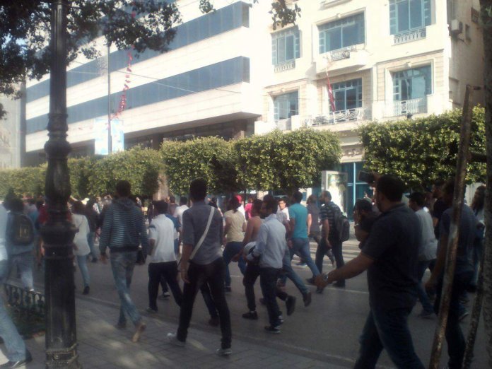 Affrontements sur l’Avenue Bourguiba entre manifestants et forces de l’ordre
