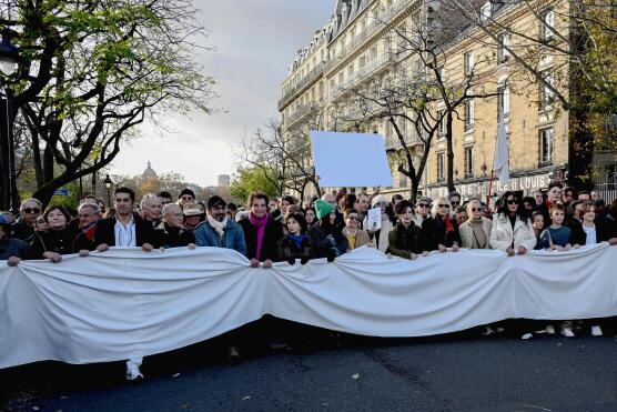 Gaza : Marche silencieuse à Paris à l’appel du monde de la culture