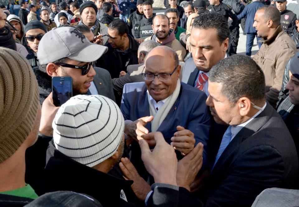 Marzouki cible d’un lancer de chaussure au Kef: Sa direction de campagne dément