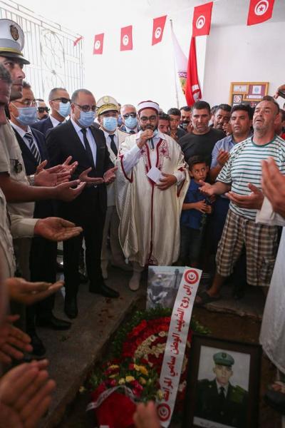 Mechichi assiste à Moknine aux funérailles du martyr Sami Mrabet