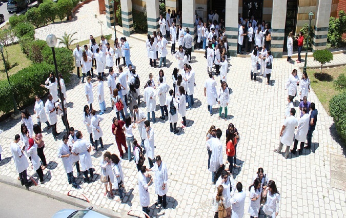 Santé : la grève des internes et résidents s’étend à tous les services