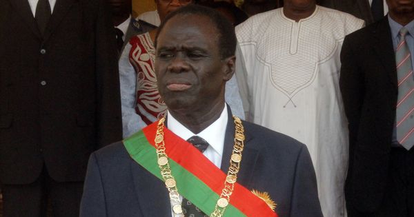Burkina: le président renversé remis au pouvoir, les putchistes dans les casernes