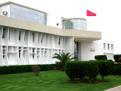 Essid révoque le directeur de la jeunesse qui  a failli bousiller les relations avec le Maroc