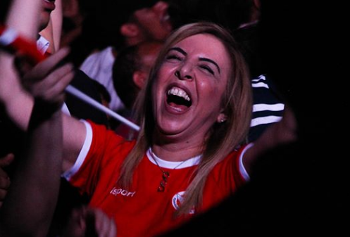 Photo du jour : La joie de la ministre des Sports après la qualification de la Tunisie