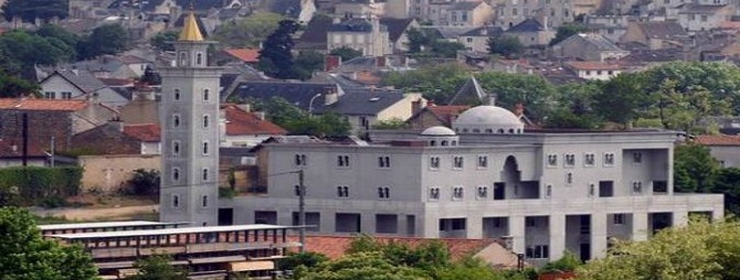 France: Une mosquée incendiée à Poitiers