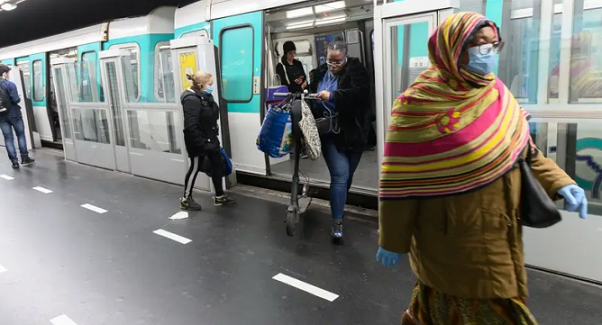 L'Amérique se moque de la France qui impose le masque et interdit le voile intégral