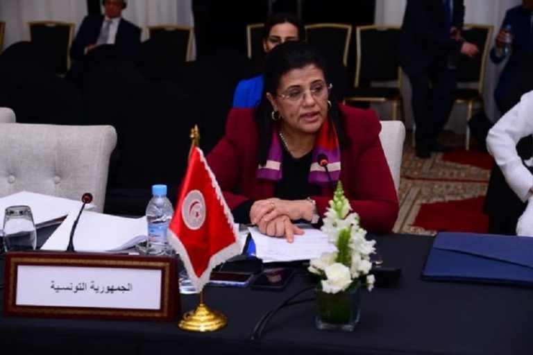 Sihem Nemsia: "La Tunisie oeuvre à respecter ses engagements à payer ses dettes"