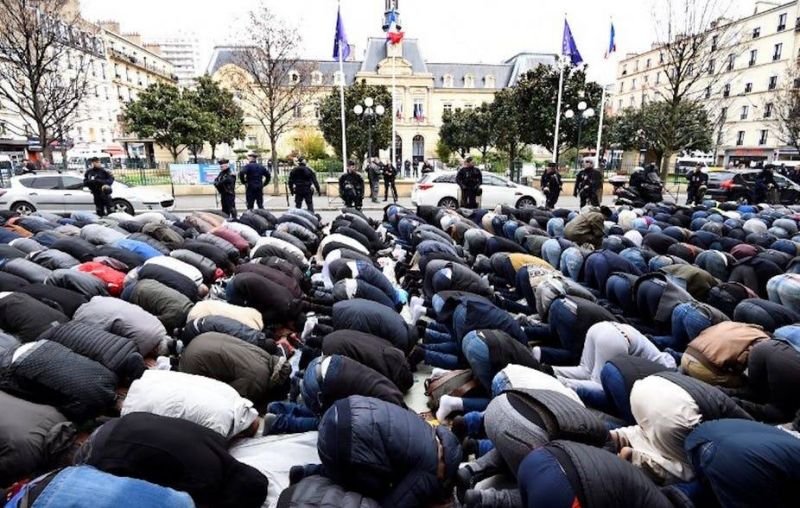 France: Fermeture de six mosquées et dissolution de plusieurs associations