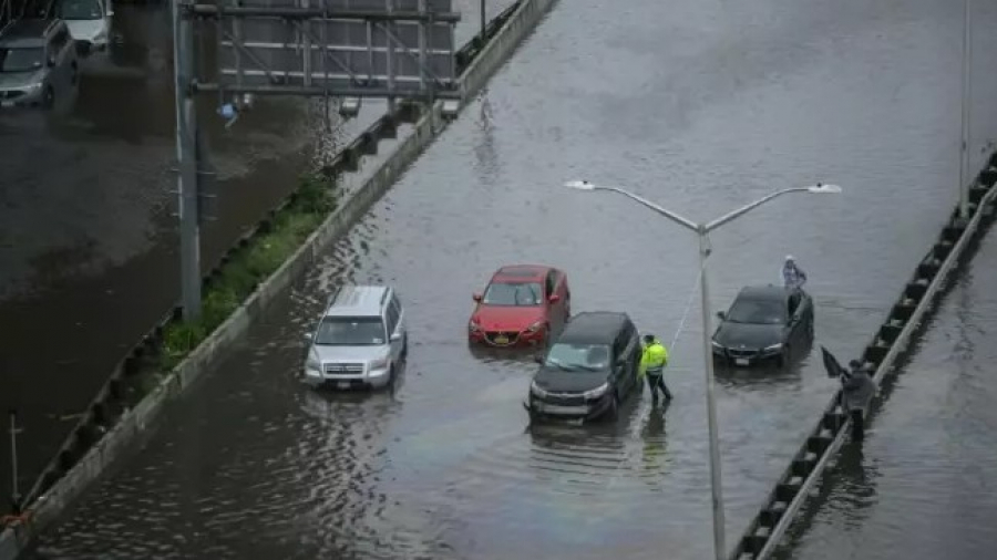 New York inondée et paralysée par des pluies torrentielles