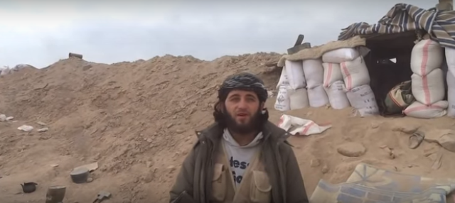 Syrie: Un responsable du Front al-Nosra tué en pleine interview (Vidéo)