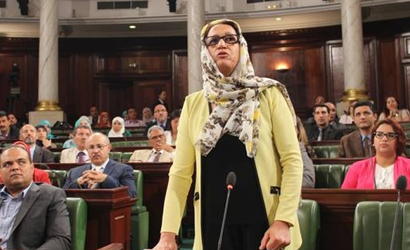 Noura Amri, la nouvelle députée de Nidaa, prend ses fonctions à l'ARP