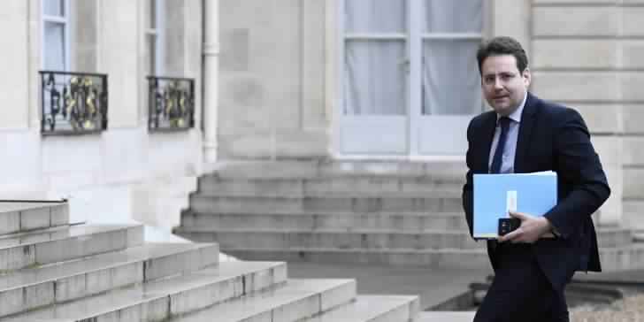 Le ministre de l’Intérieur français remplacé pour des révélations d’emploi de ses filles