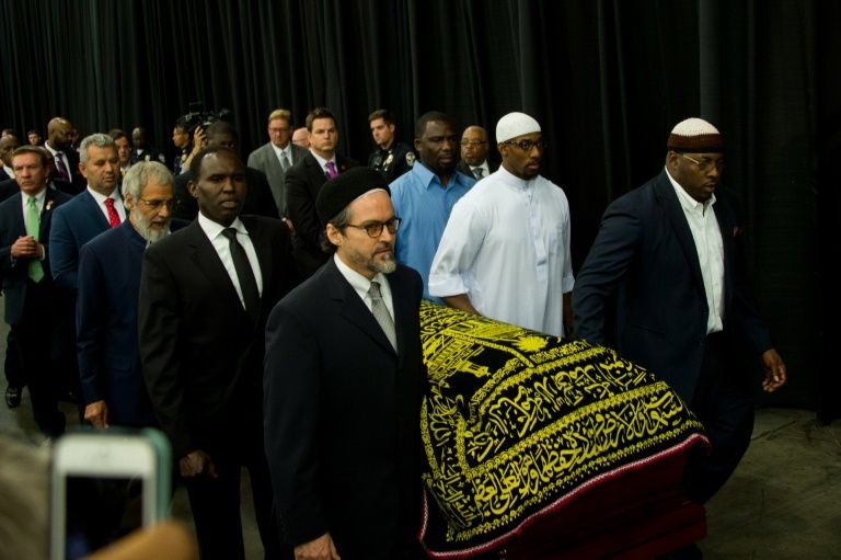 Des milliers de musulmans du monde entier aux obsèques de Mohamed Ali Clay