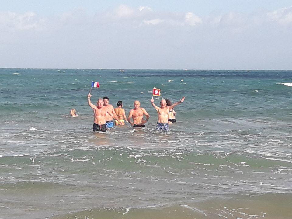 Jour de l’an : Bain de 13h à la Marsa pour l’ambassadeur de France