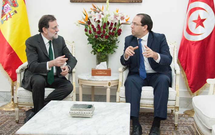 Chahed accueille le chef du gouvernement espagnol en visite en Tunisie