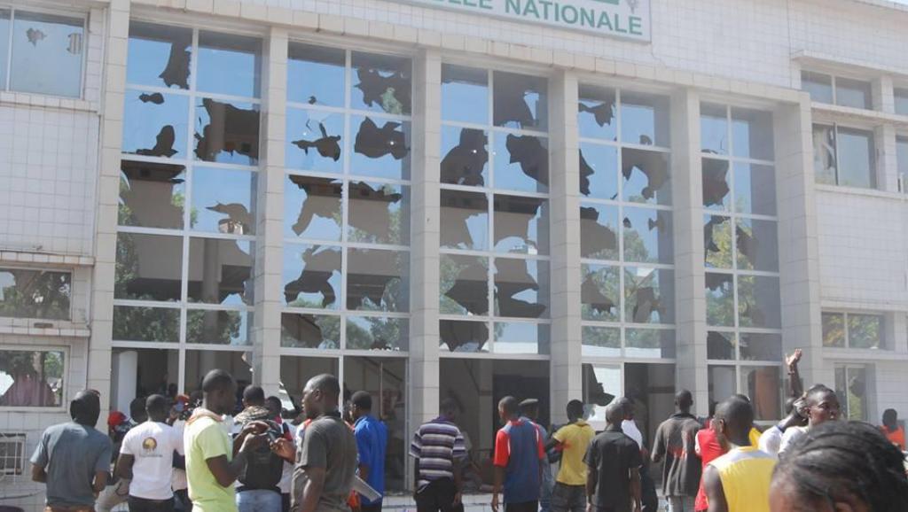 Burkina Faso: L'opposition réussit à suspendre la révision de la Constitution