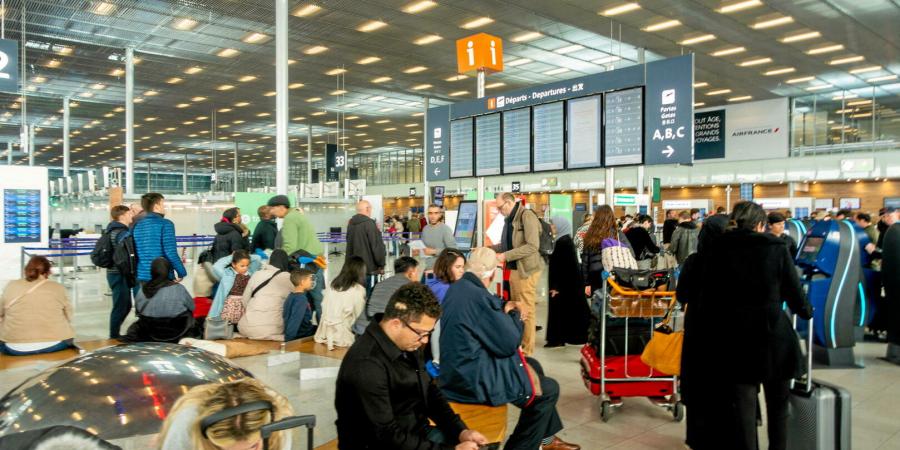  Journée noire à Paris-Orly suite à une «pagaille» due à une panne du système de traitement des bagages.