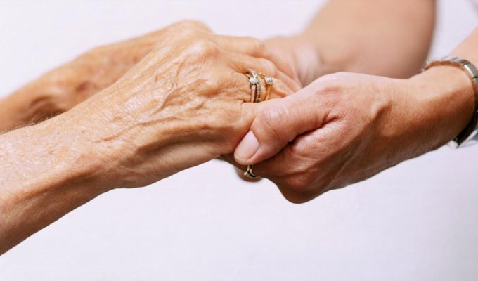 Covid-19 : Cinq décès recensés dans les centres des personnes âgées