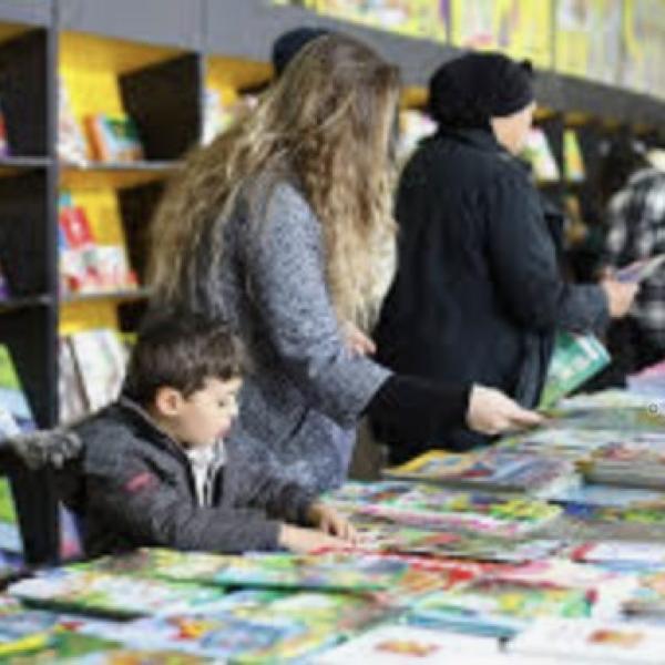 Le ministère de l’Éducation lance l’année de la lecture 2026 pour réconcilier les jeunes avec les livres