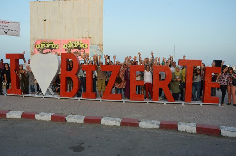Installation d’une fresque "I LOVE BIZERTE"