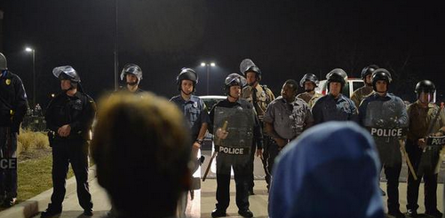 Racisme - Etats-Unis: Deux policiers visés par des tirs (vidéo)